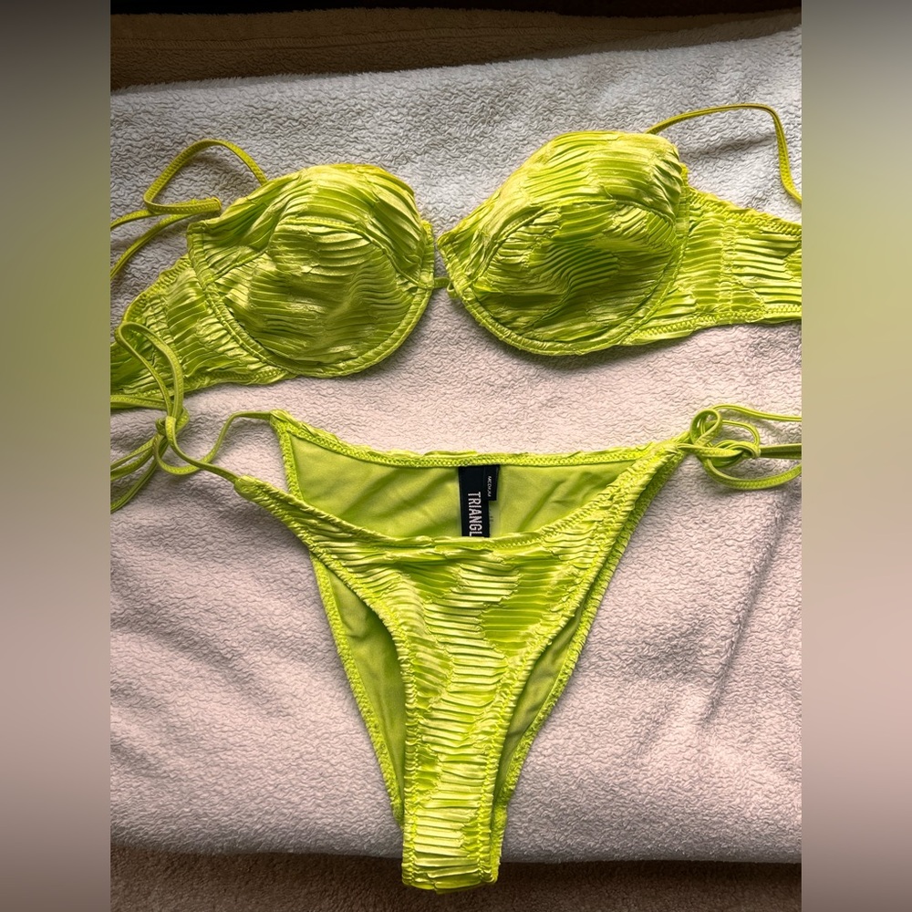 TRIANGL suit top size S++, bottoms size M